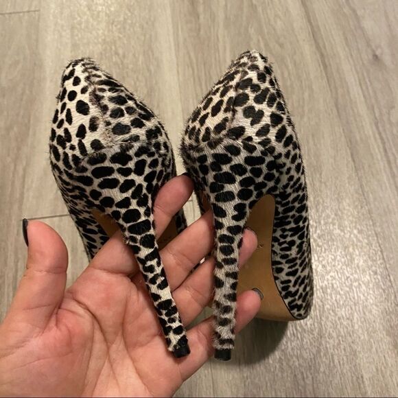 Animal print with faux hair, 4” heel, size… - Picture 7 of 10